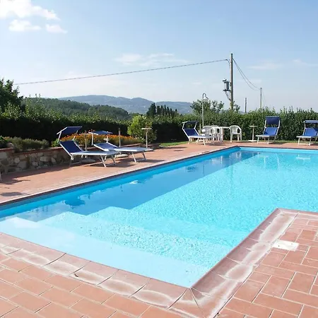 Sleeps 2 Pool Wifi T764925 * Lajatico